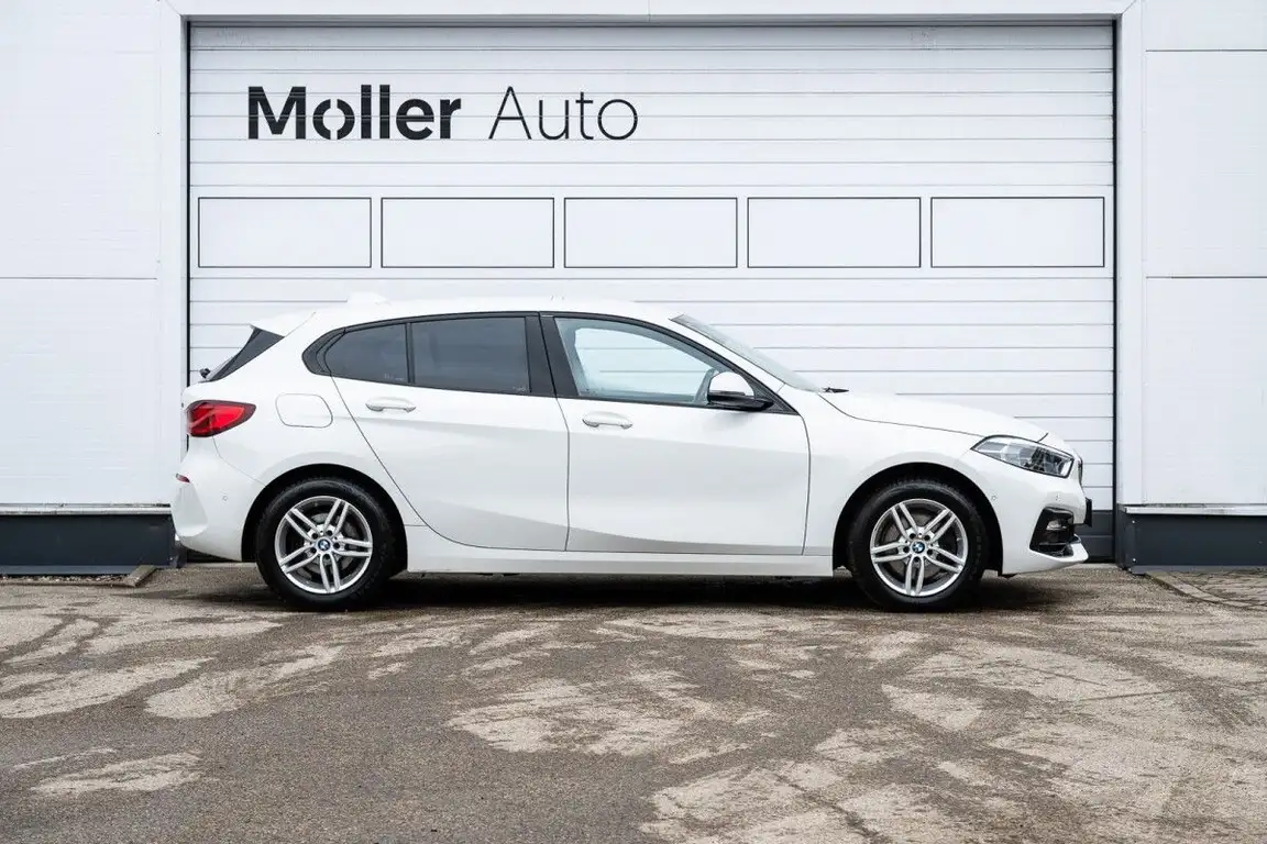 BMW 1 SERIES