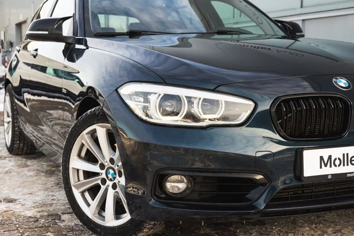 BMW 1 SERIES
