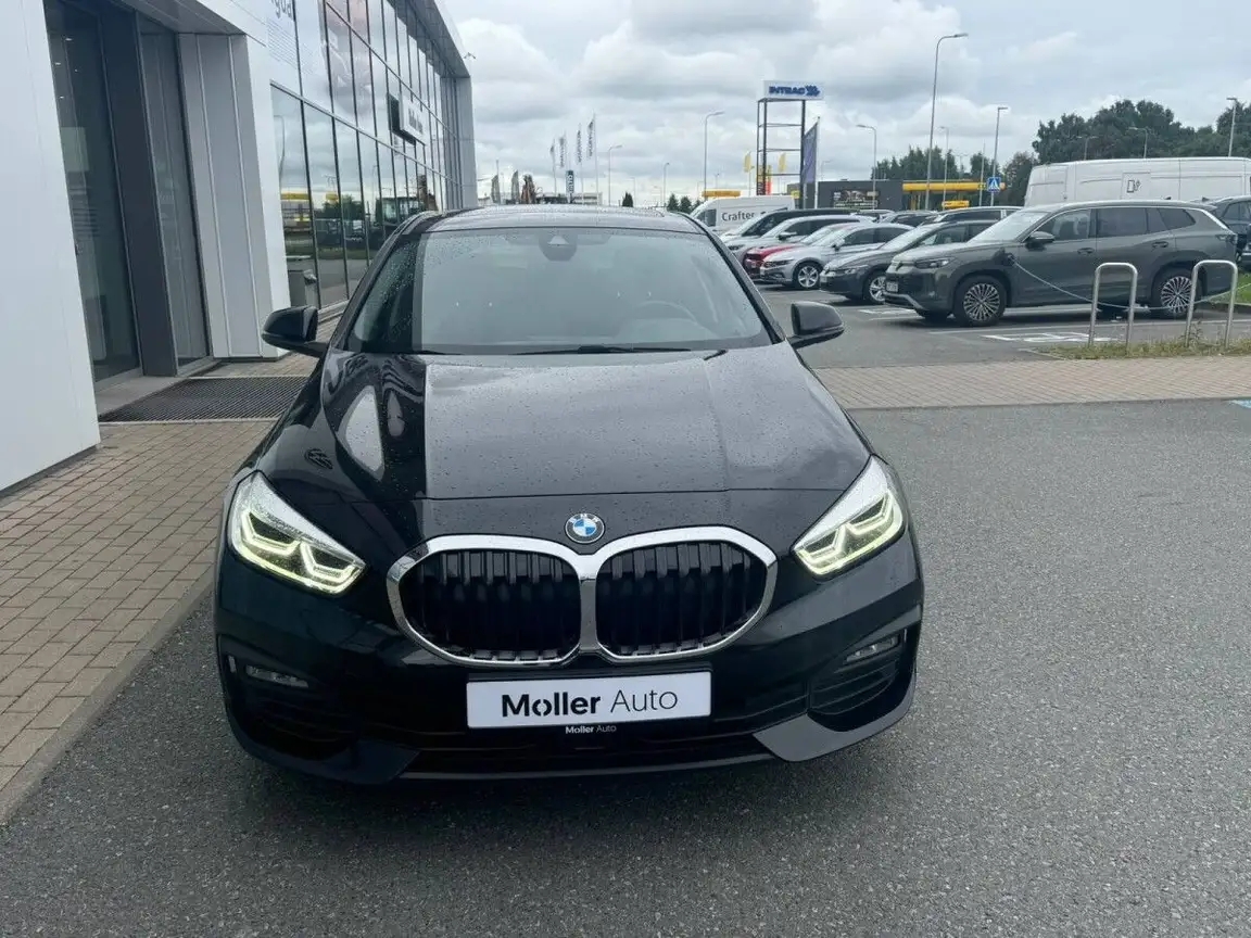 BMW 1 SERIES