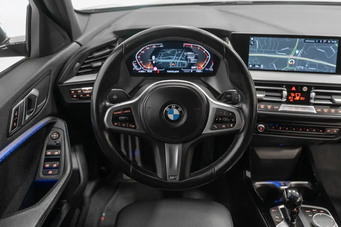 BMW 1 SERIES