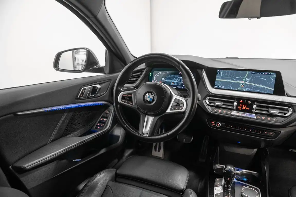 BMW 1 SERIES