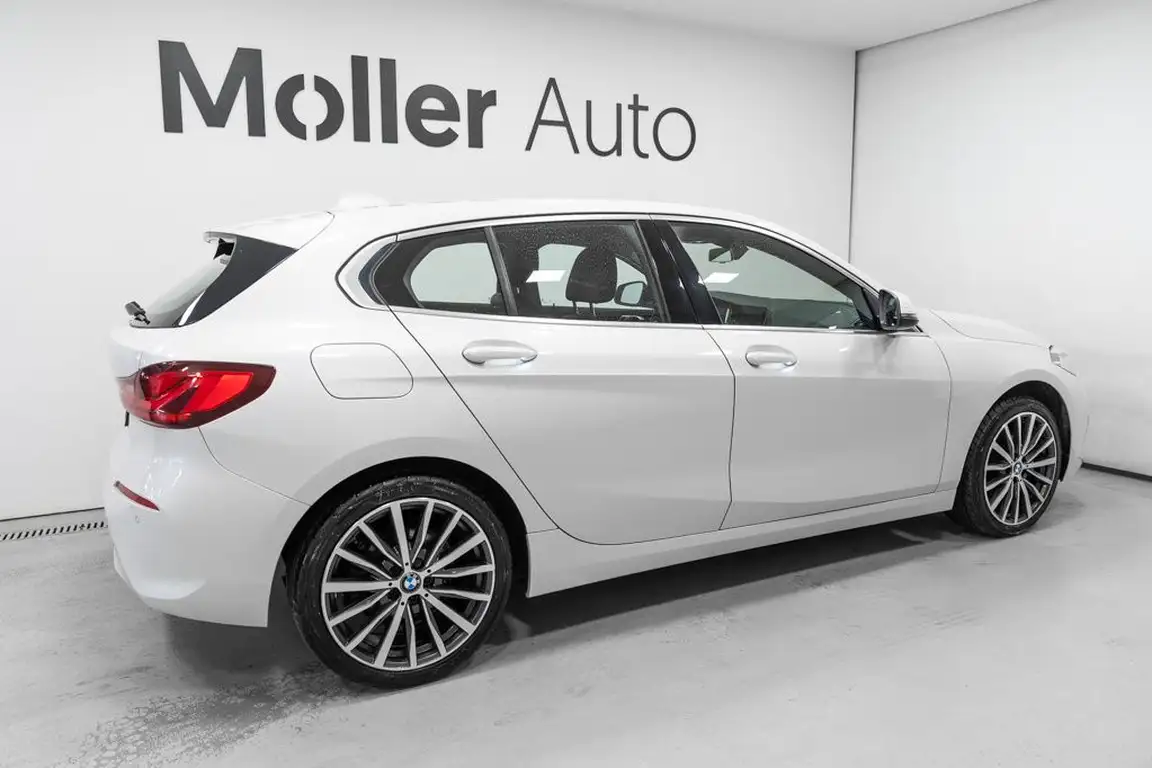 BMW 1 SERIES