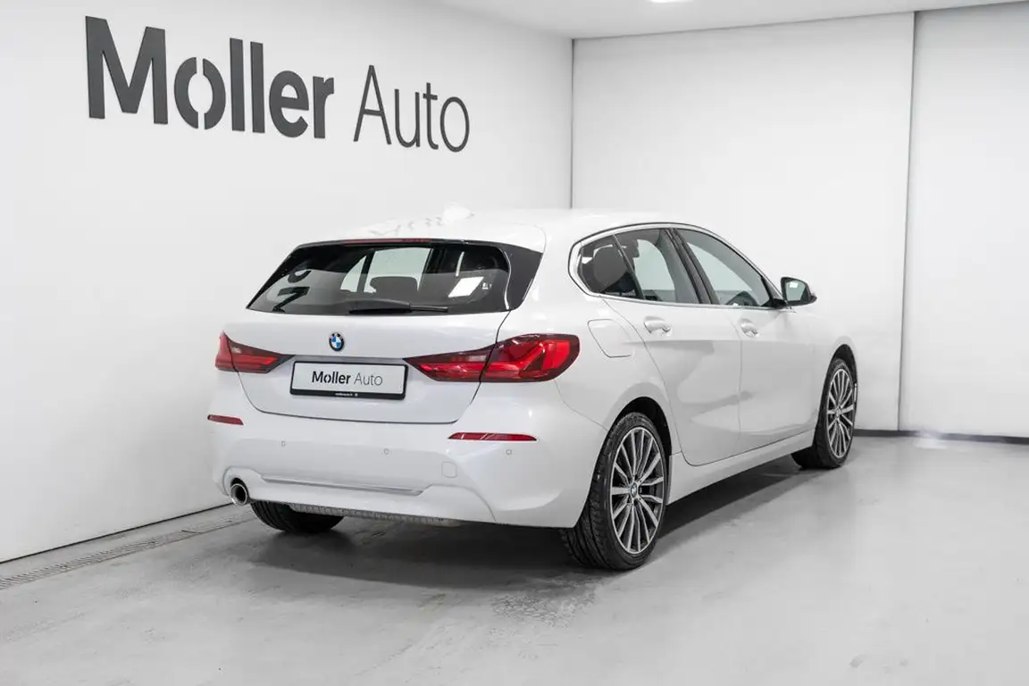 BMW 1 SERIES