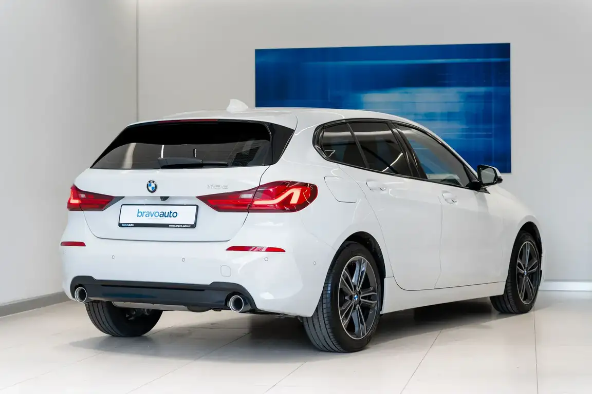BMW 1 SERIES