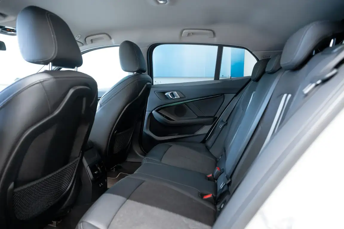 BMW 1 SERIES
