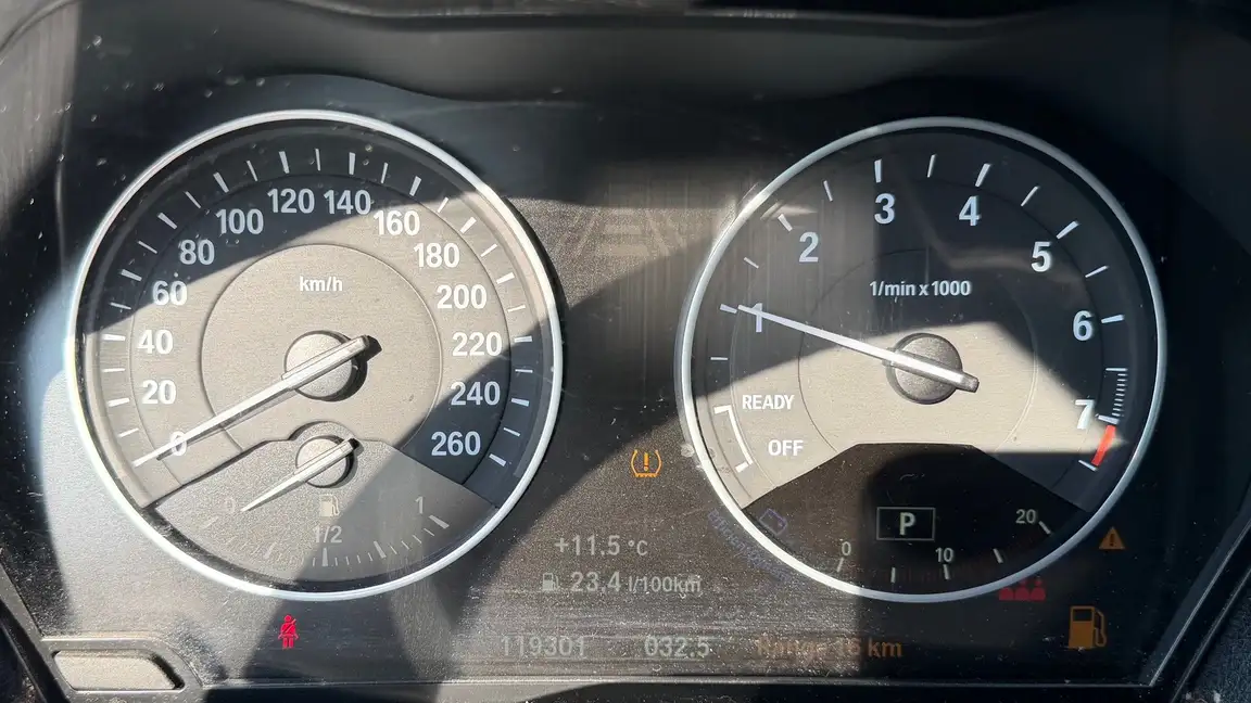 BMW 1 SERIES