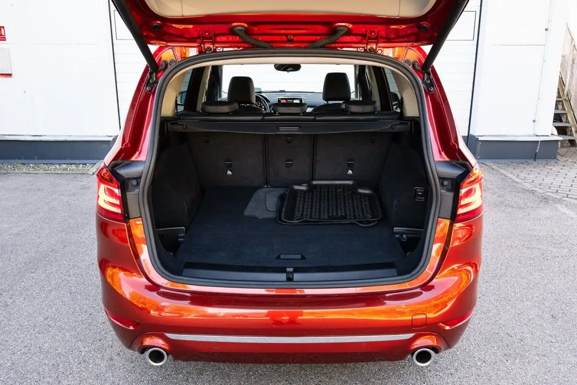 BMW 2 SERIES