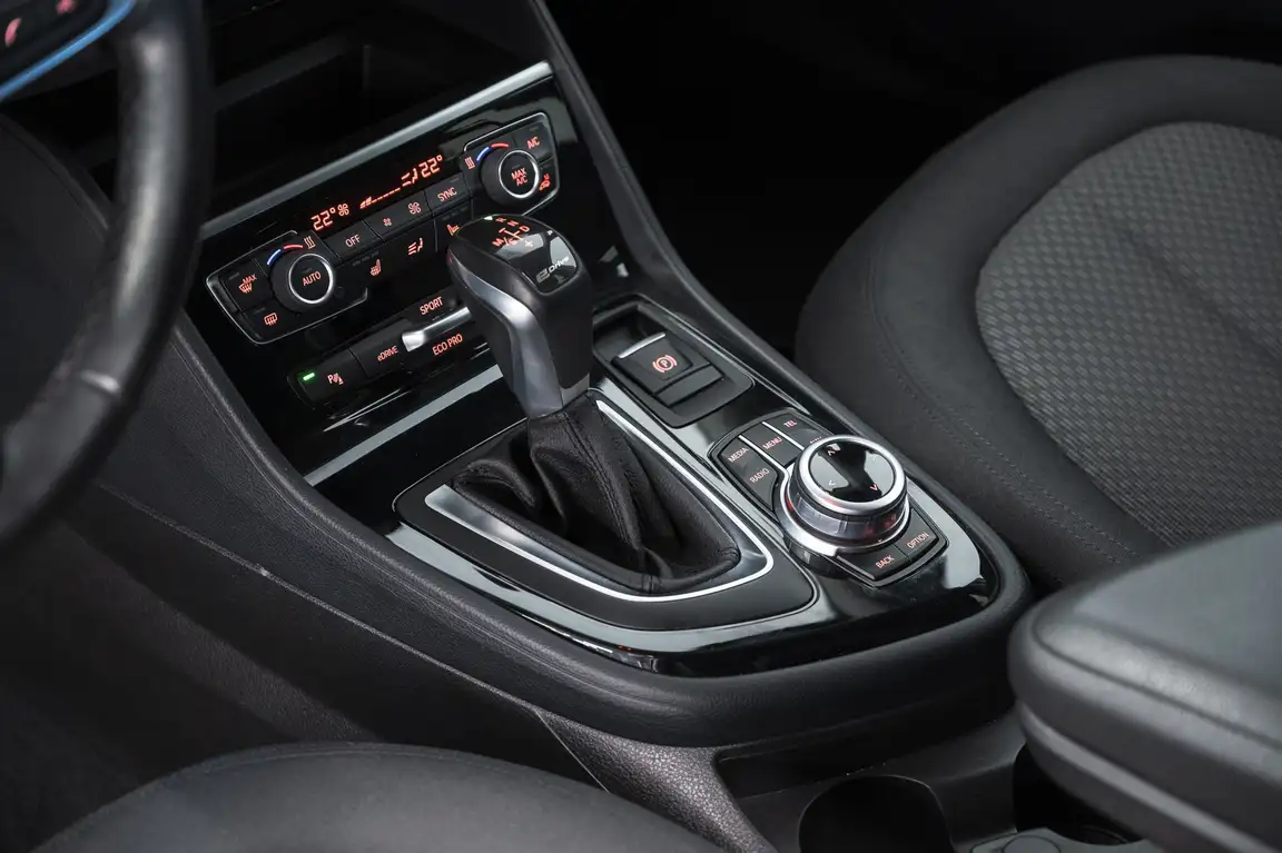 BMW 2 SERIES
