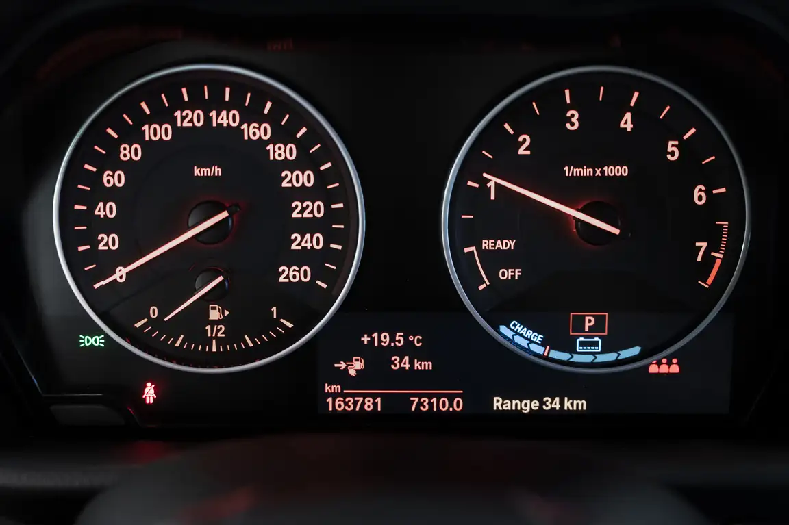 BMW 2 SERIES