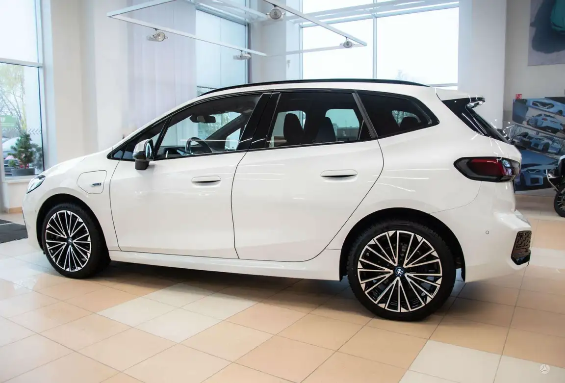 BMW 2 SERIES