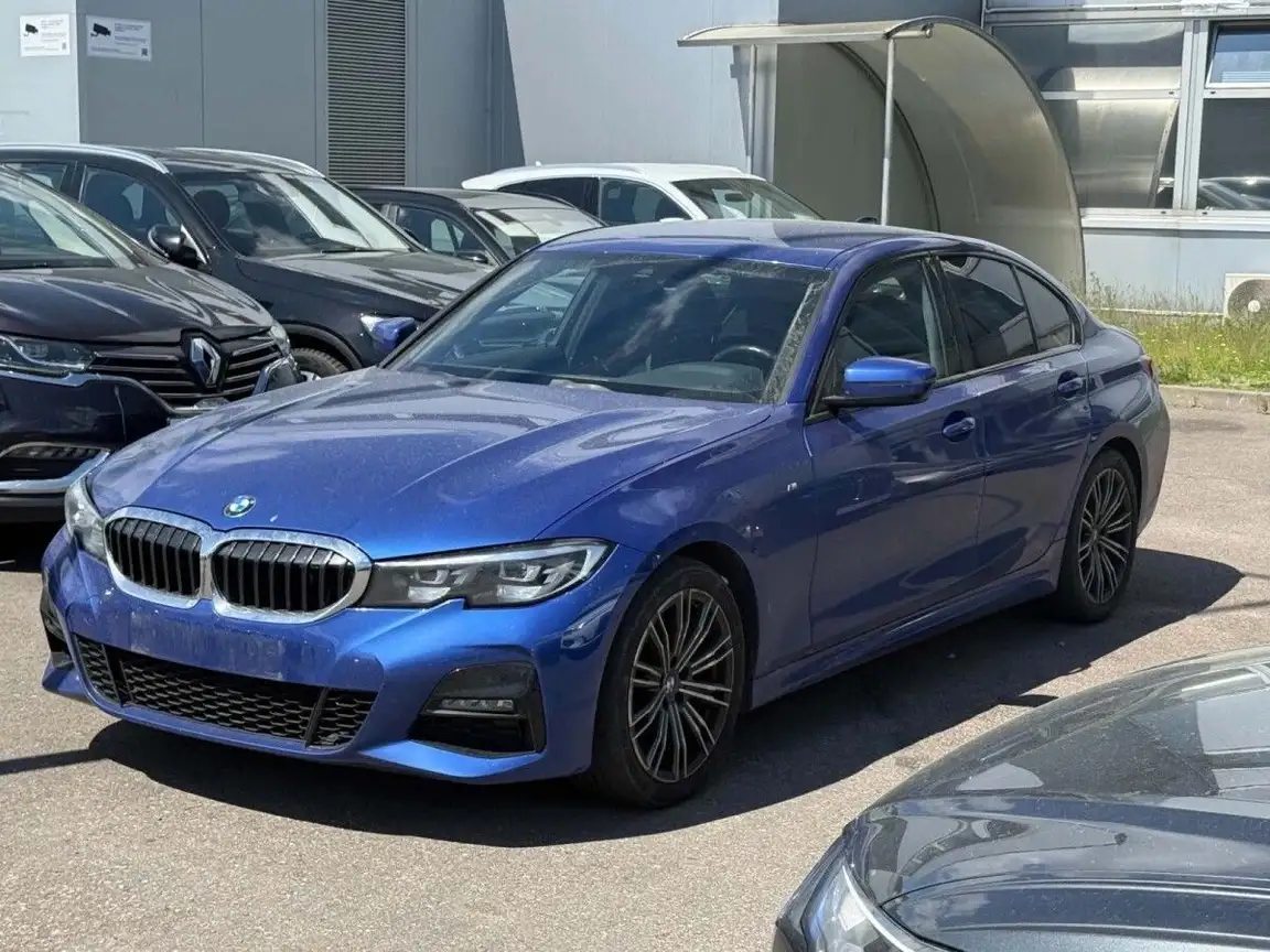 BMW 3 SERIES