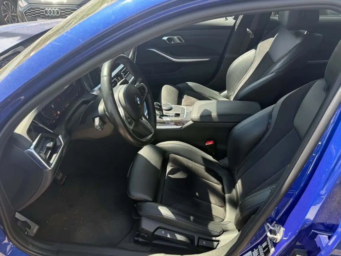 BMW 3 SERIES