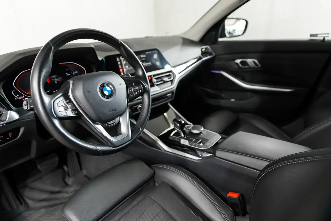 BMW 3 SERIES