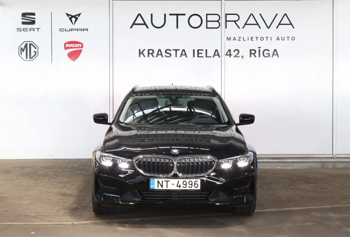 BMW 3 SERIES