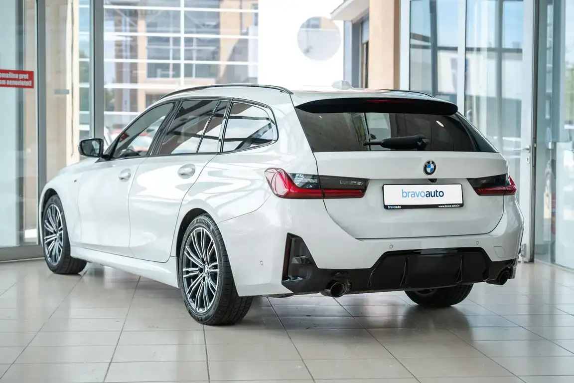 BMW 3 SERIES