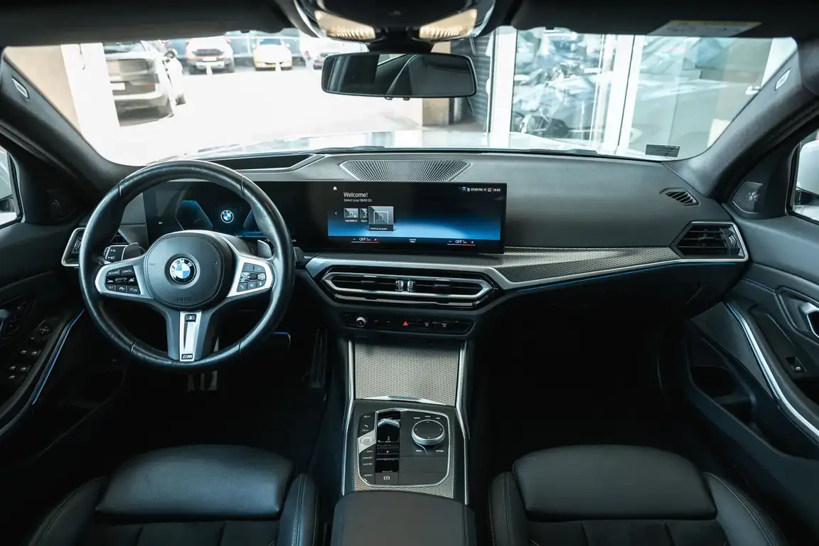 BMW 3 SERIES