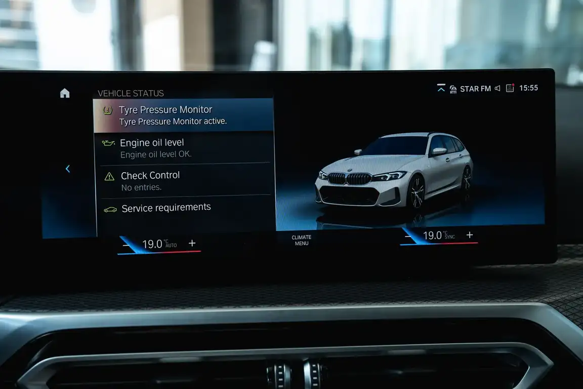 BMW 3 SERIES