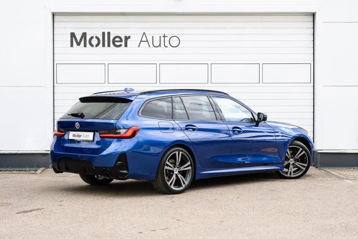 BMW 3 SERIES