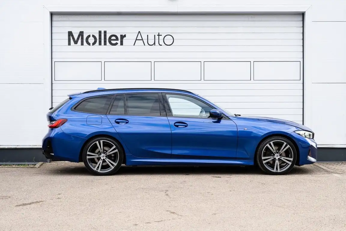BMW 3 SERIES