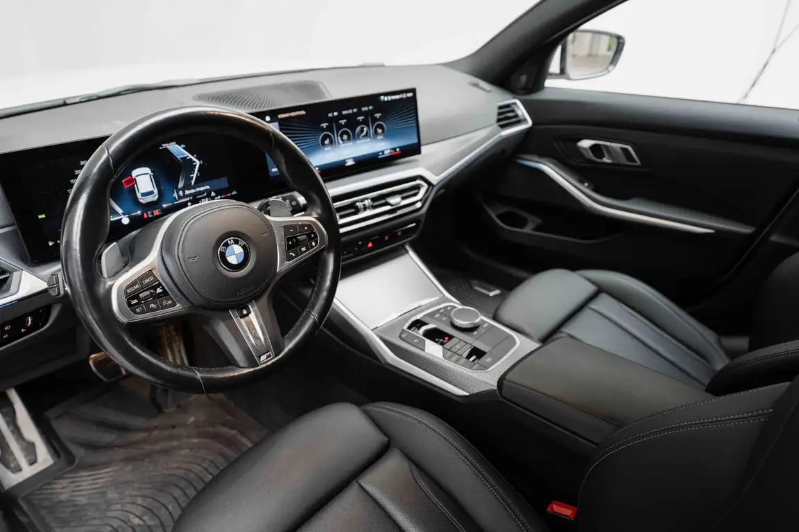 BMW 3 SERIES