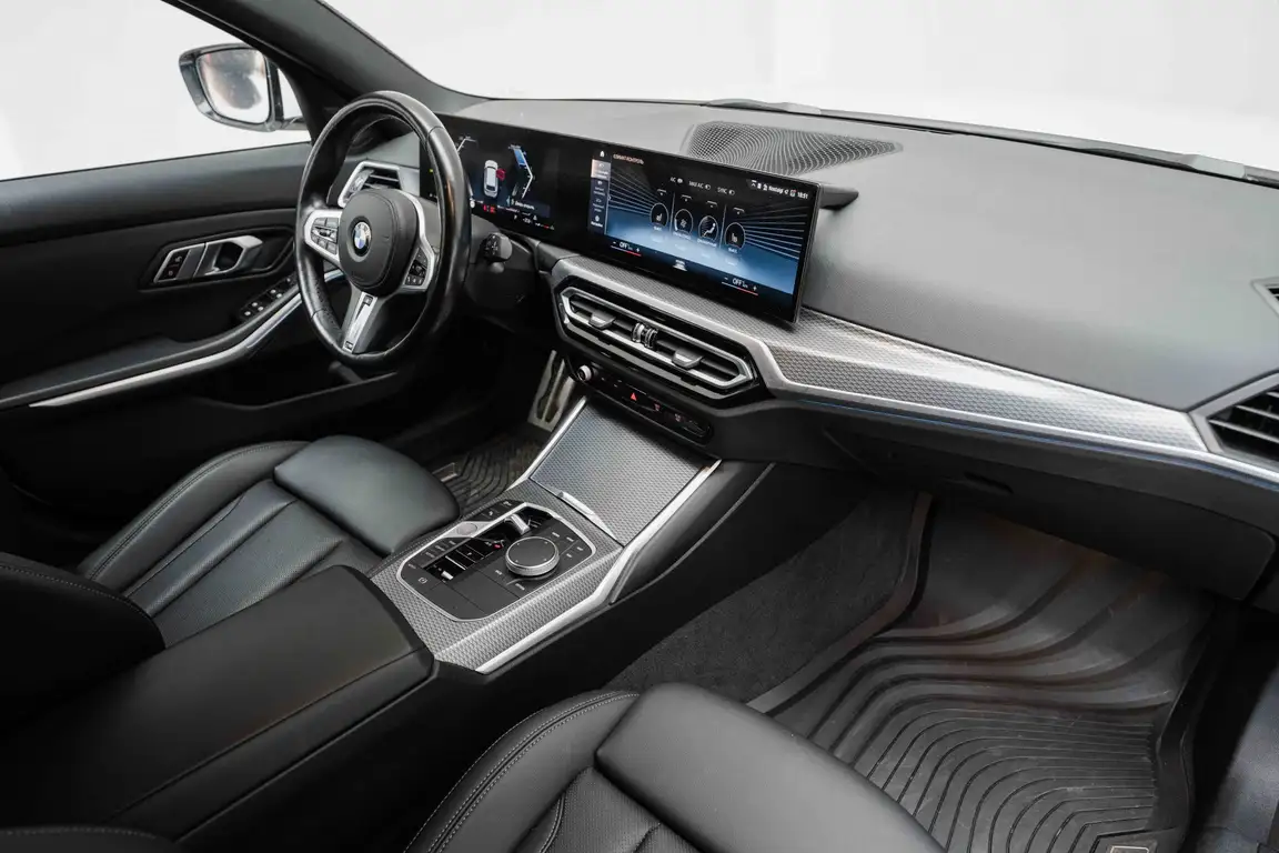 BMW 3 SERIES