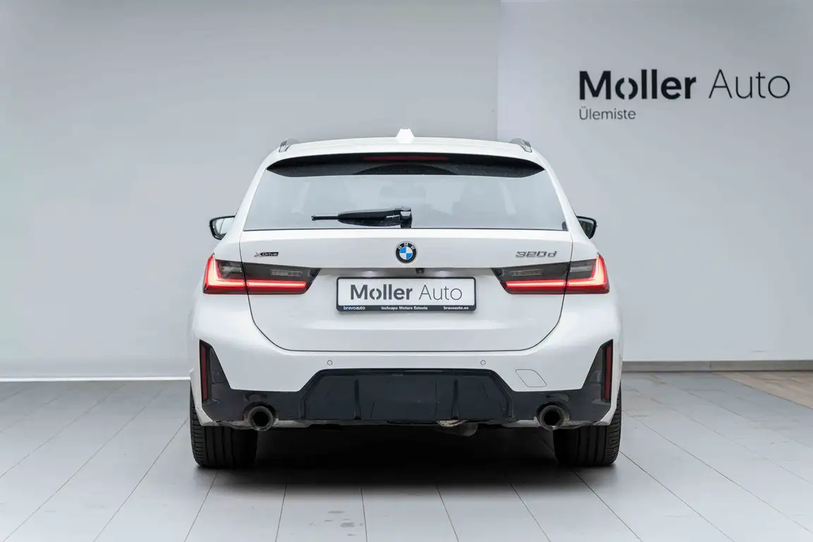 BMW 3 SERIES