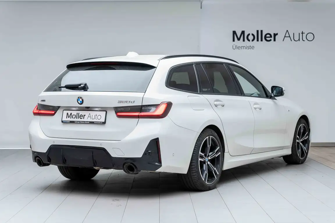 BMW 3 SERIES