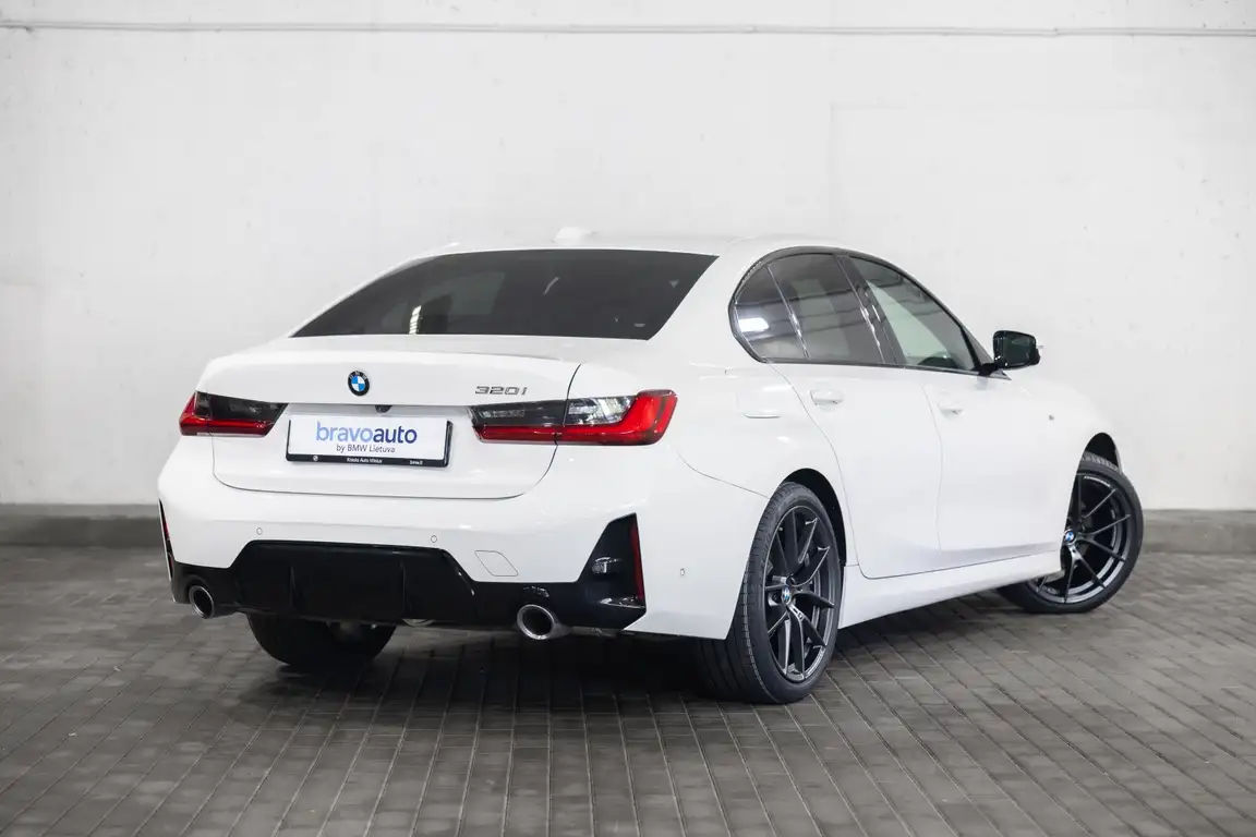 BMW 3 SERIES