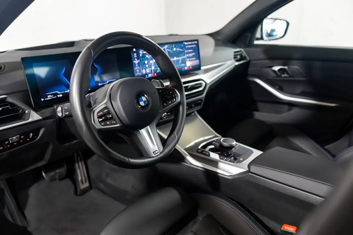 BMW 3 SERIES