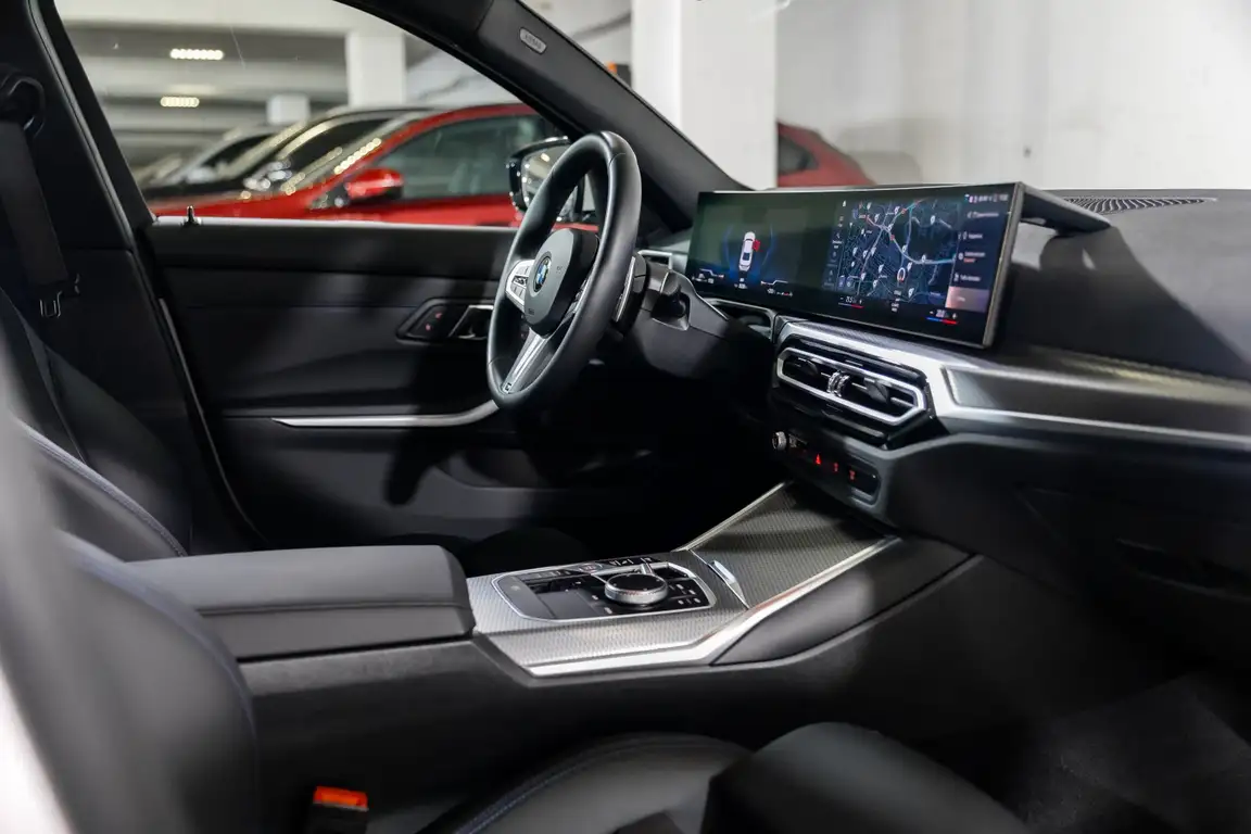 BMW 3 SERIES