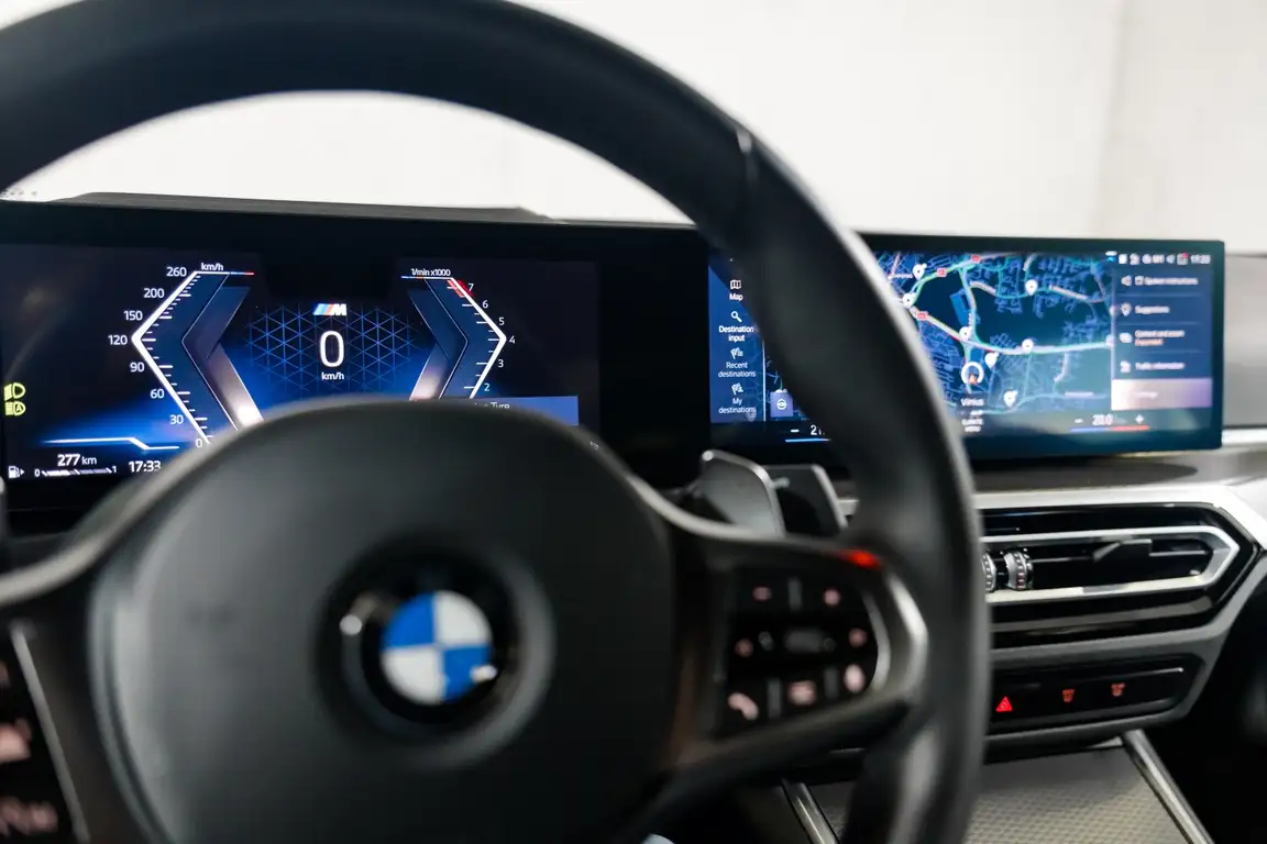BMW 3 SERIES
