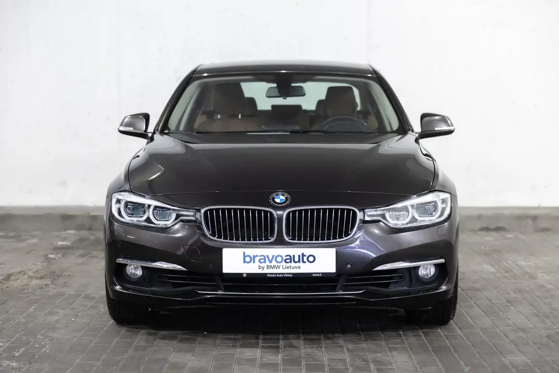 BMW 3 SERIES