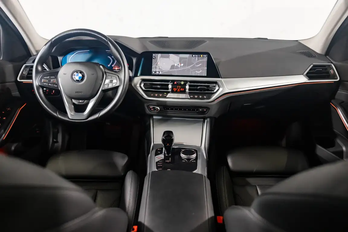 BMW 3 SERIES
