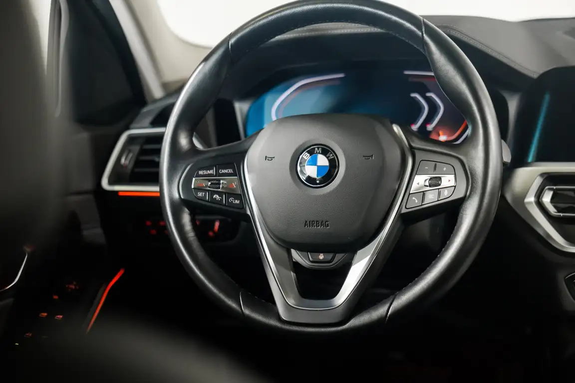 BMW 3 SERIES