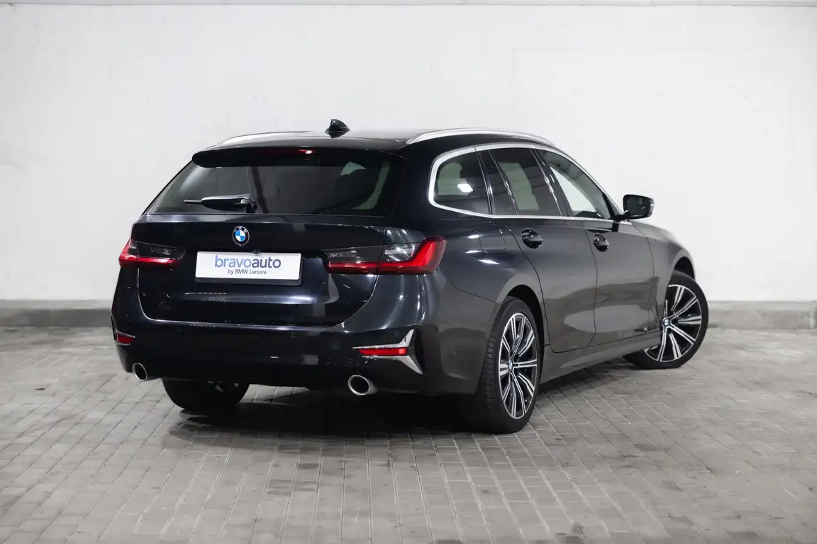 BMW 3 SERIES
