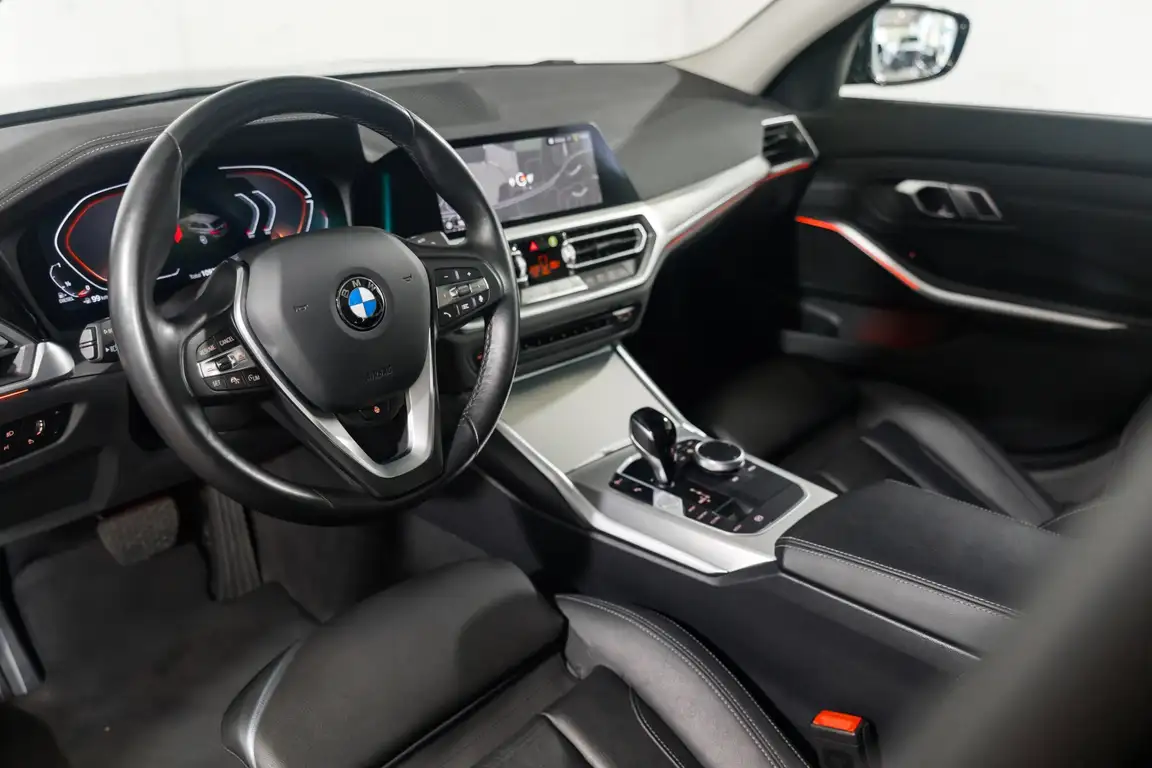 BMW 3 SERIES