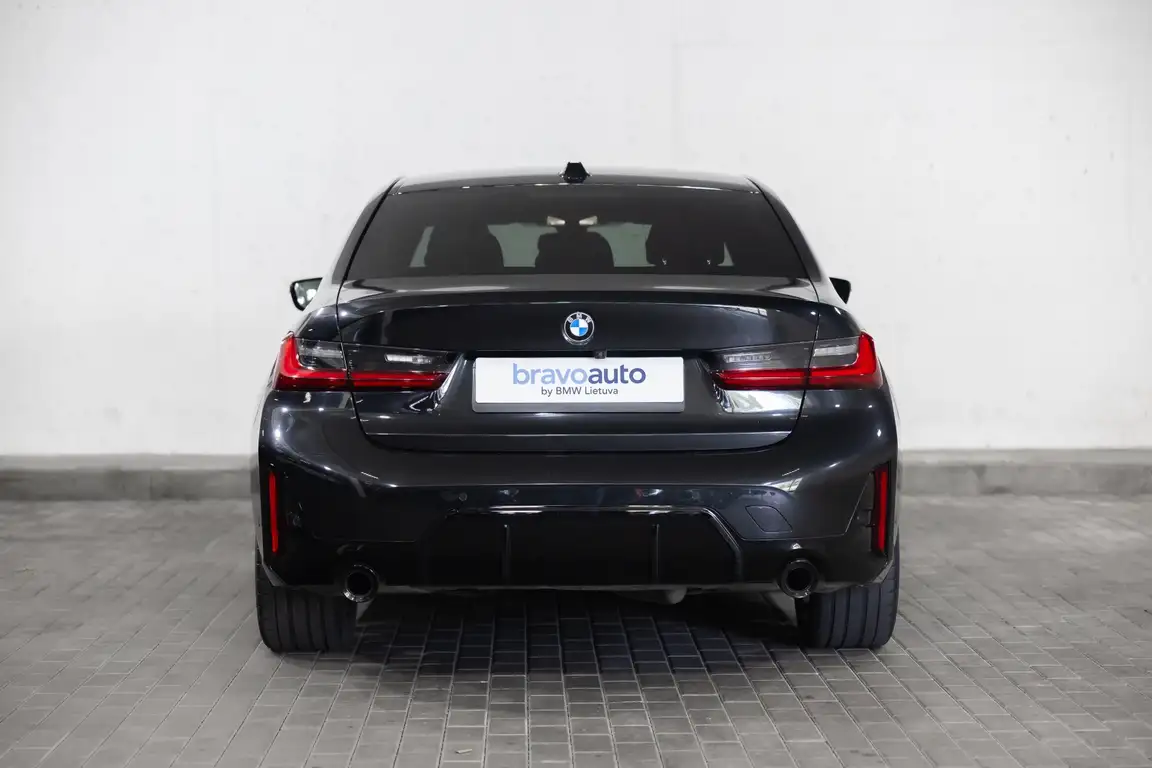 BMW 3 SERIES