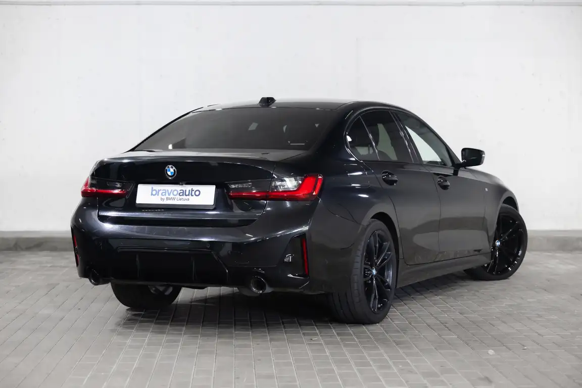 BMW 3 SERIES
