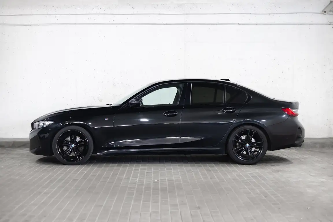 BMW 3 SERIES