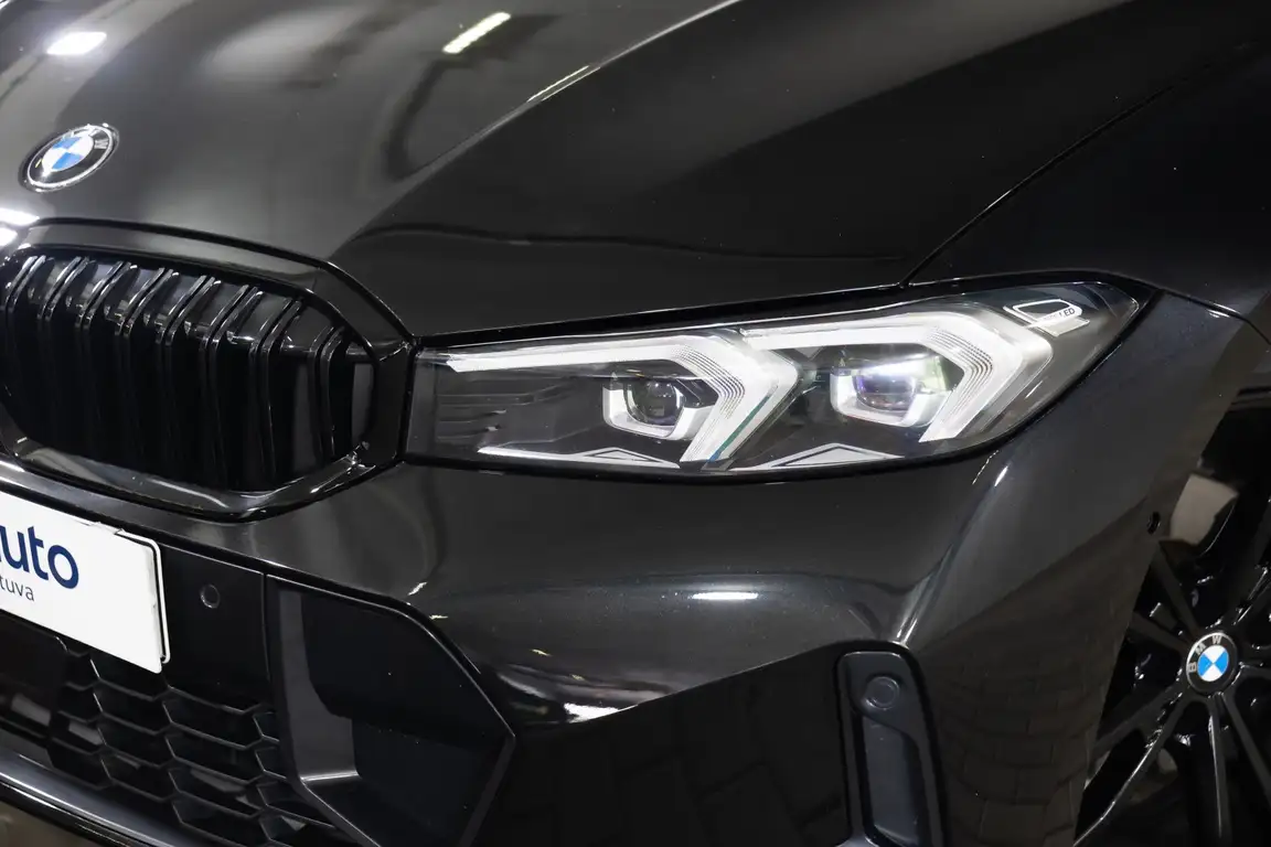 BMW 3 SERIES