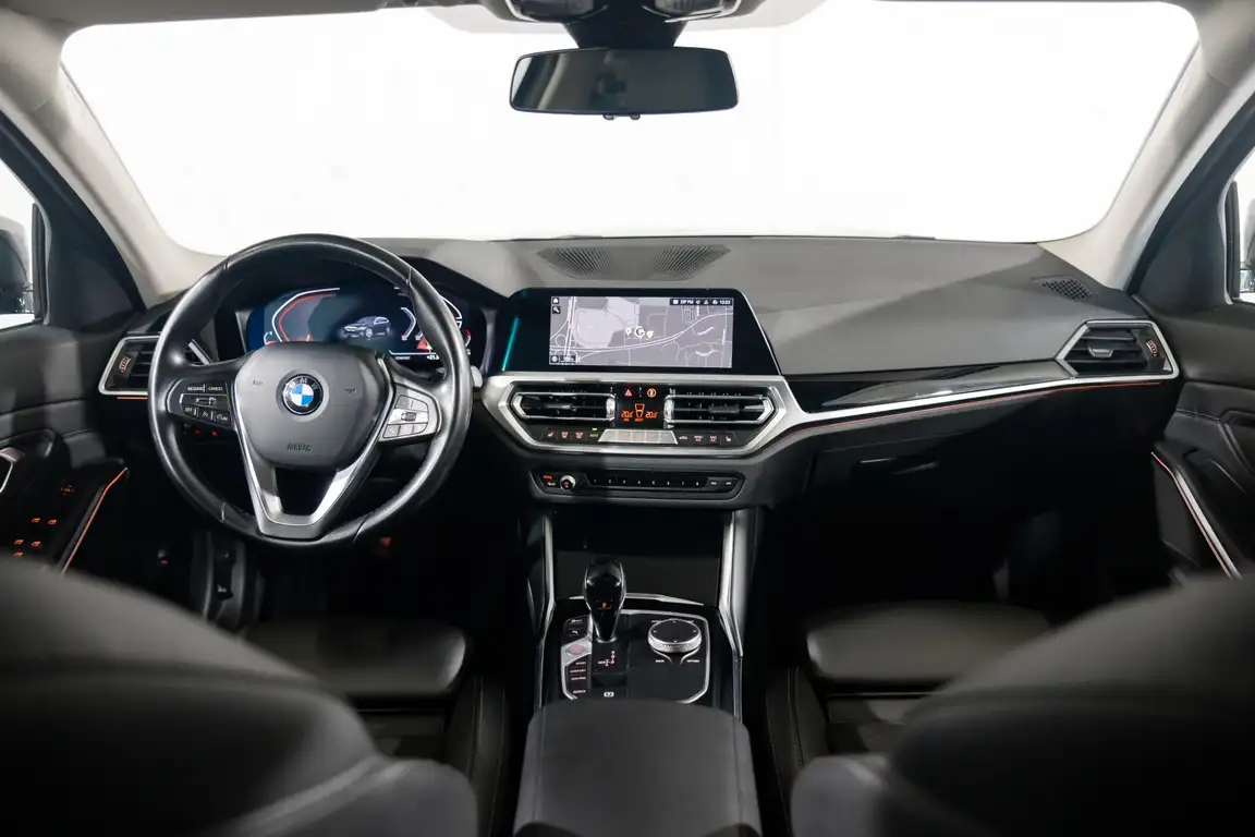 BMW 3 SERIES