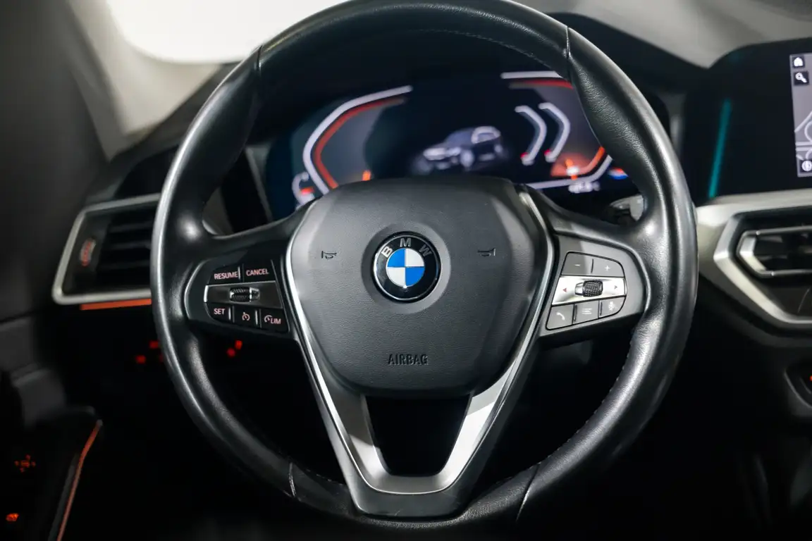 BMW 3 SERIES
