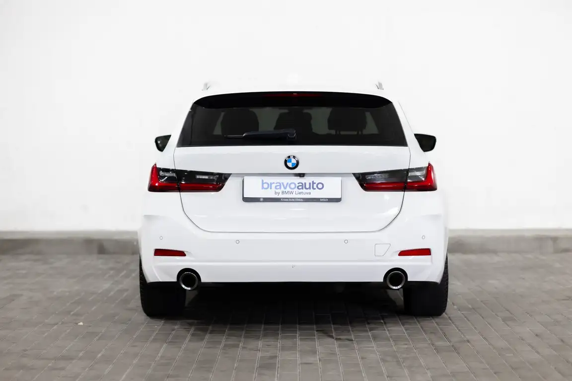 BMW 3 SERIES