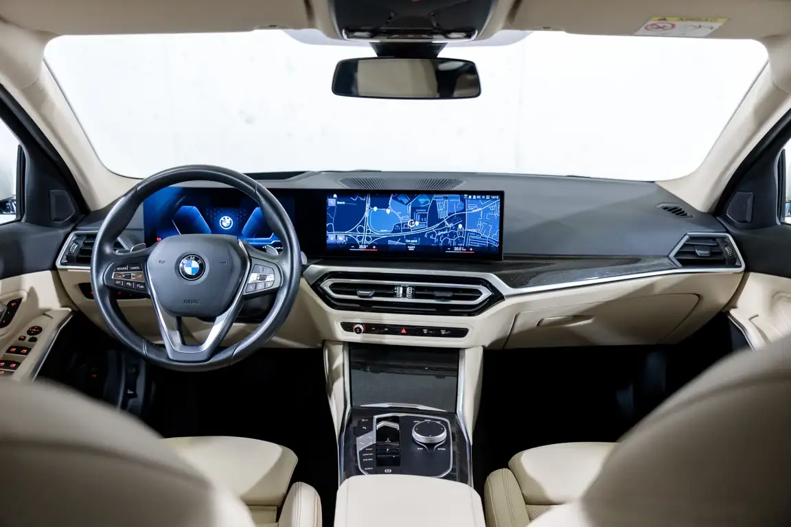 BMW 3 SERIES