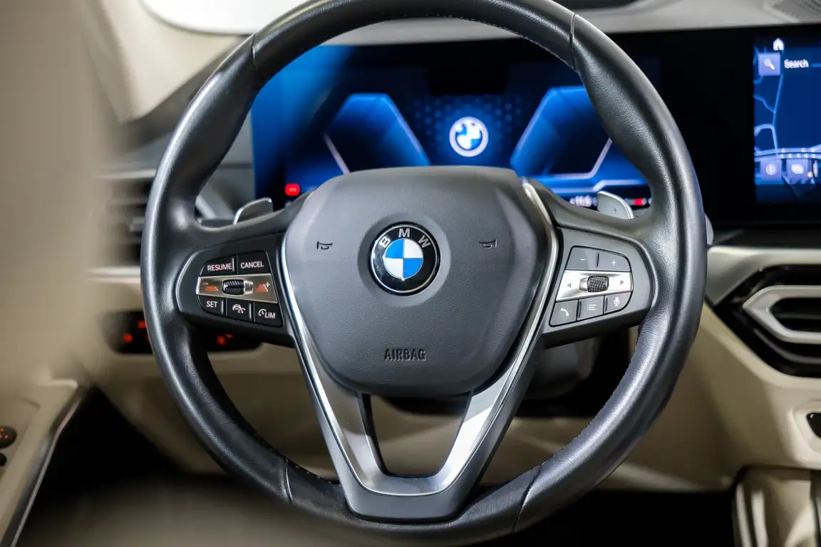 BMW 3 SERIES