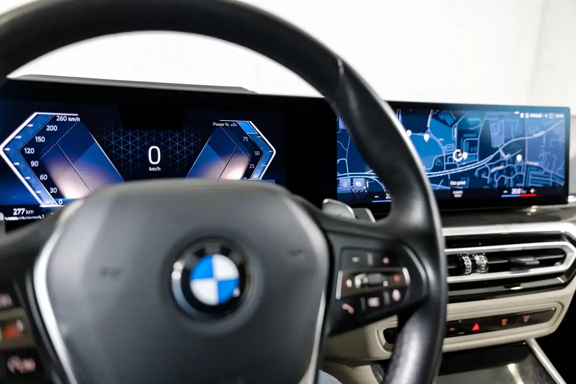 BMW 3 SERIES