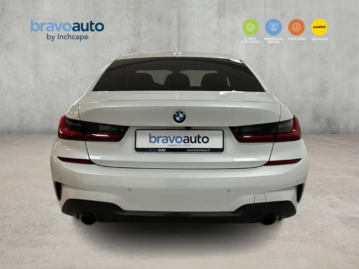 BMW 3 SERIES