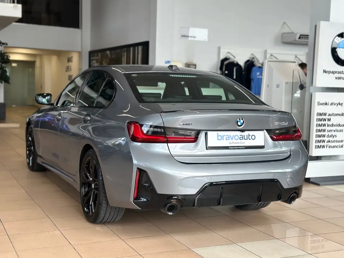 BMW 3 SERIES