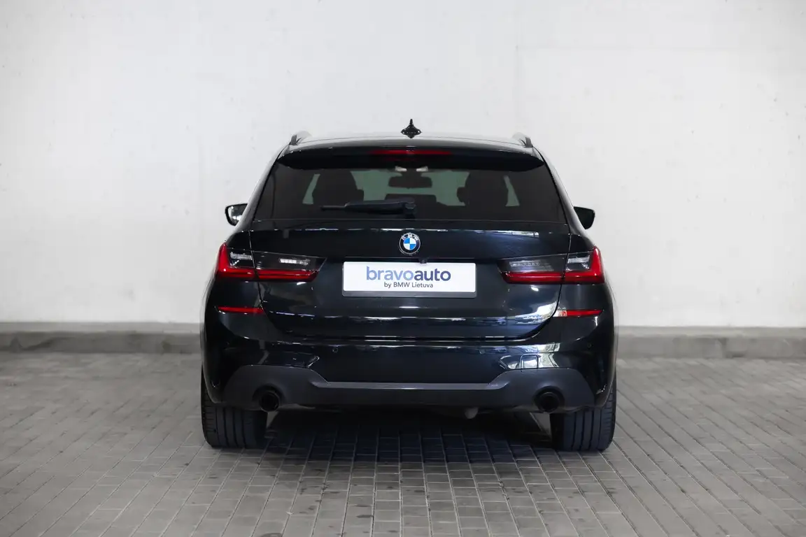BMW 3 SERIES
