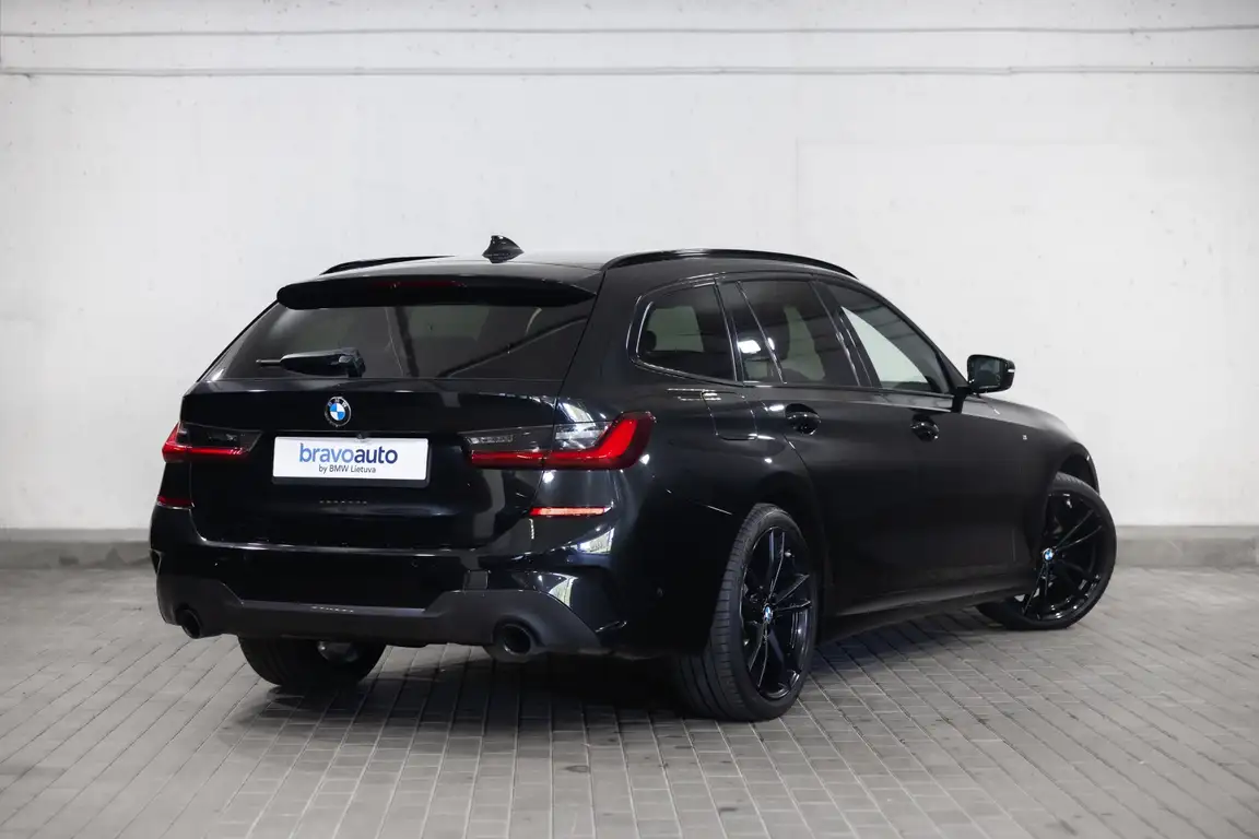 BMW 3 SERIES